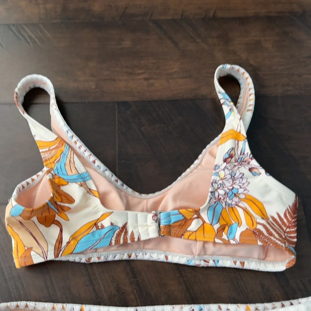 Bikini Set - Picture 11 of 16